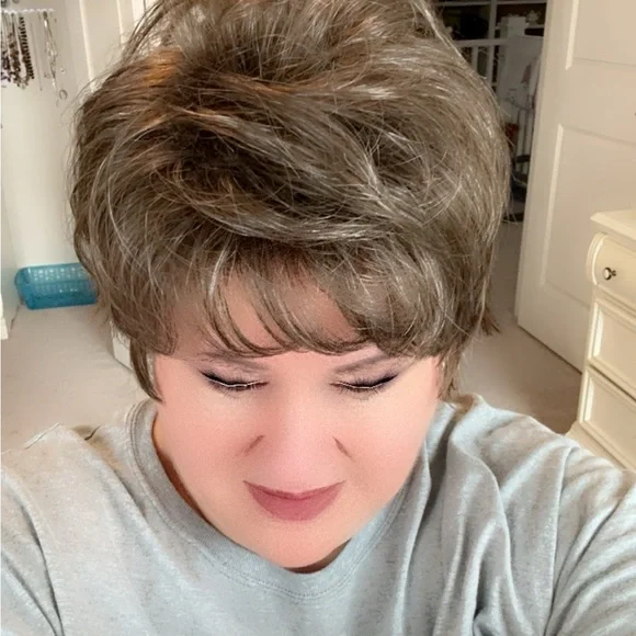 Wig - Picture 2 of 5